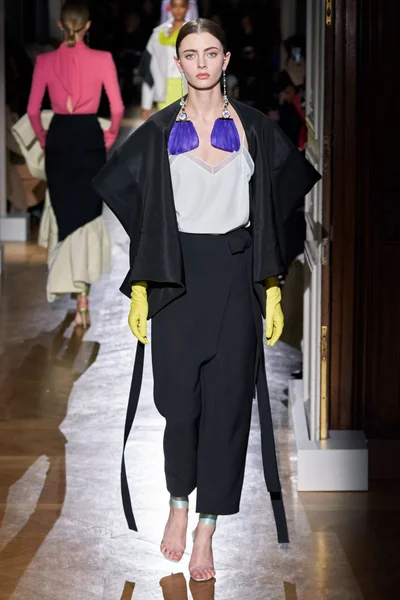 Look 24